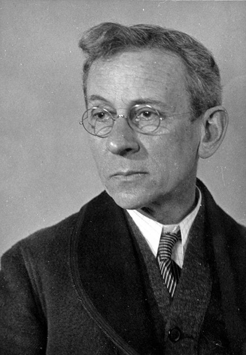 Lewis Hine portrait photograph circa 1910 sociologist photographer