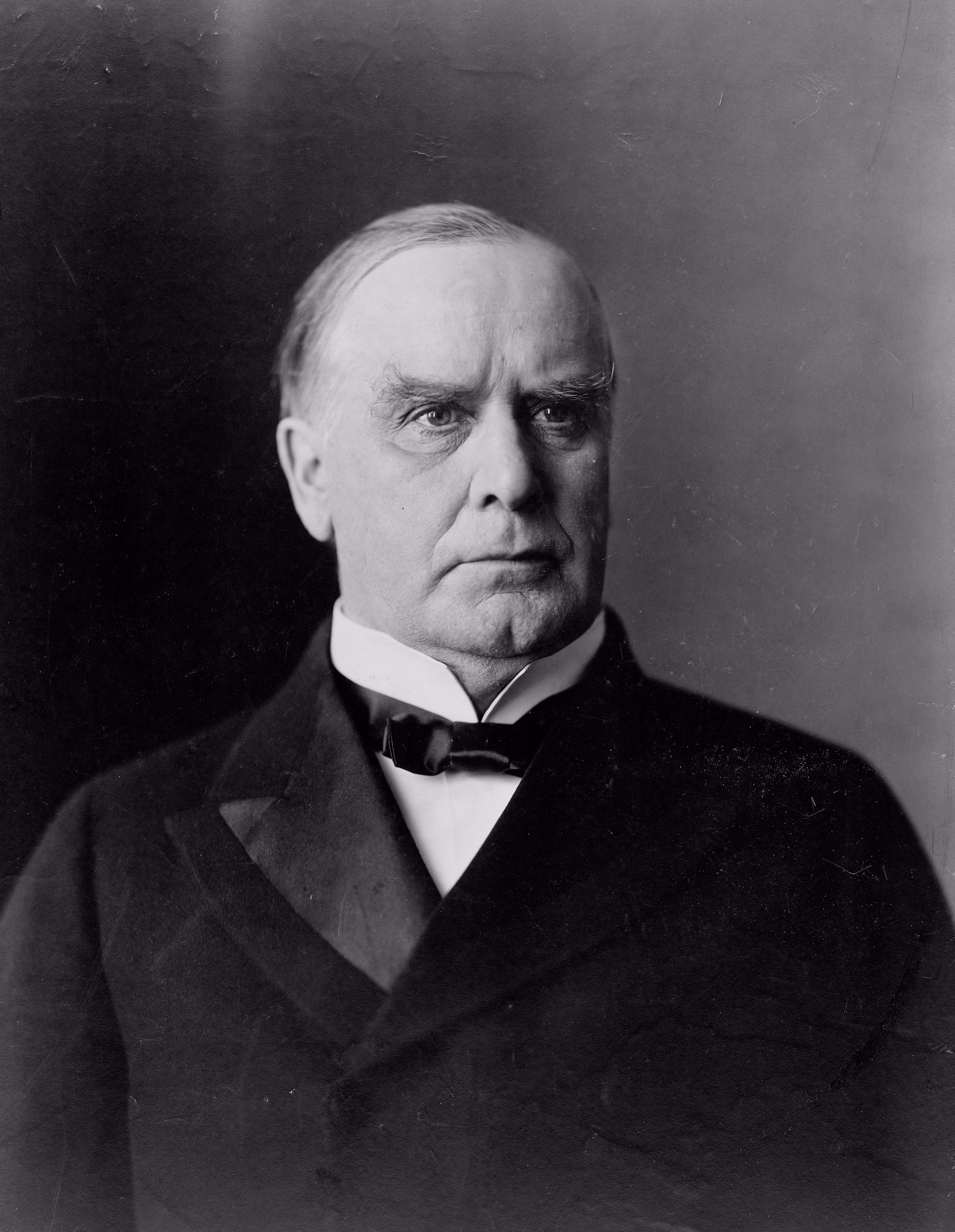 President William McKinley official portrait photograph c. 1900