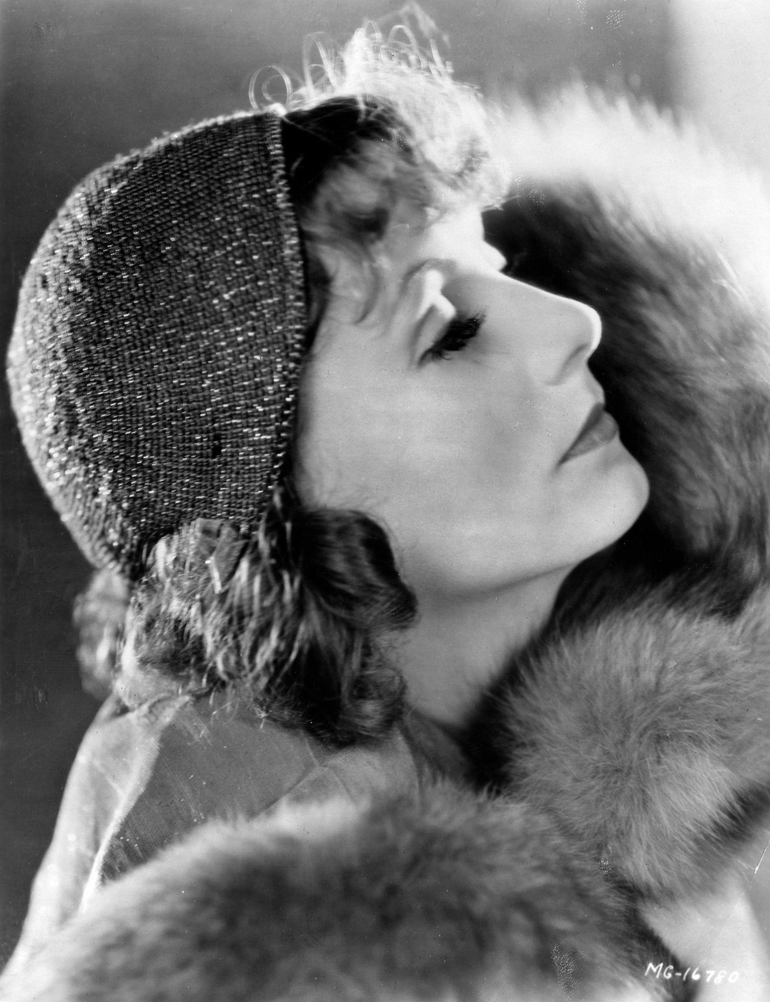 Edward Steichen, Vogue evening gown fashion photograph, 1925 — modernist fashion photography