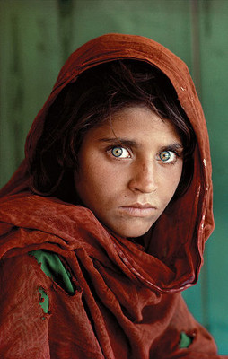 Steve McCurry Afghan Girl photograph Sharbat Gula 1984 National Geographic